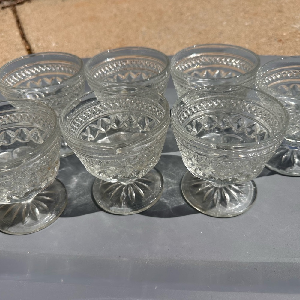 Anchor Hocking footed dessert cups- 7 piece set